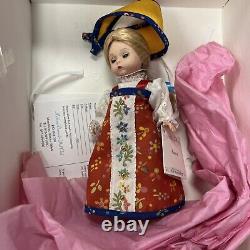 1999 Madame Alexander Russia 8 Doll Set withMatryoshka Nesting Doll #24150 NOS