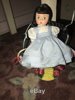 Dorothy & Toto Madame Alexander Doll Wizard Of Oz #464 8 NIB Yellow Brick Stand