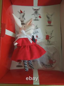 FAO Schwarz 2001 Madame Alexander Olivia the Pig Trunk Set doll/outfits/etc. NIB