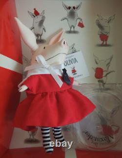 FAO Schwarz 2001 Madame Alexander Olivia the Pig Trunk Set doll/outfits/etc. NIB