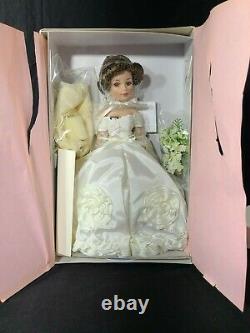 Jacqueline Kennedy Porcelain Bride Doll Madame Alexander NRFB/MINT/PERFECT