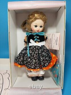 LE Madame Alexander 2011 MADC Fall Friendship Luncheon Tinker's Belle COA 64150