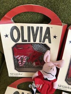 Lot Of New Vtg 2002 Madame Alexander Olivia The Pig Retired Clothes Pig & Book