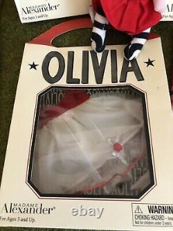 Lot Of New Vtg 2002 Madame Alexander Olivia The Pig Retired Clothes Pig & Book