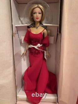 Madam Alexander Crimson Christmas Alex #27660 16retired Doll