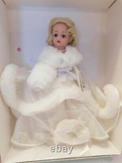 Madame Alexander 10 Winter Wonderland #19990 1999 Tag/stand Doty Awarded Nrfb