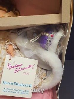 Madame Alexander 1992 Queen Elizabeth II NIB Never Removed From Box Coronation
