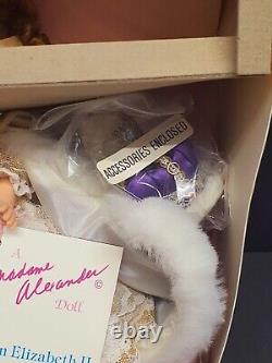 Madame Alexander 1992 Queen Elizabeth II NIB Never Removed From Box Coronation