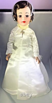 Madame Alexander 2004 Jacqueline Kennedy Doll in White Satin Inaugural Ball Gown