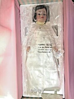 Madame Alexander 2004 Jacqueline Kennedy Doll in White Satin Inaugural Ball Gown