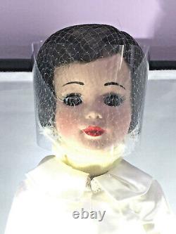 Madame Alexander 2004 Jacqueline Kennedy Doll in White Satin Inaugural Ball Gown