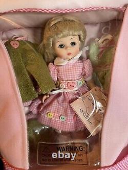 Madame Alexander 8 Doll 39530 Cute As A Button Gift Set, NIB