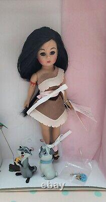 Madame Alexander 9 Pocahontas Doll Set