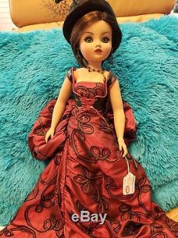 Madame Alexander DOLL OBJECT OF DESIRE L. E 200 Latin American 21 Doll New