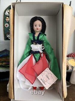 Madame Alexander Doll China International Collection 50435 10 2009 Original Box