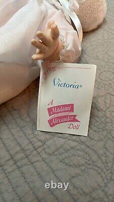 Madame Alexander Doll Victoria 5760 New in Box
