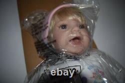 Madame Alexander/Middleton Sweet Baby 928 Newborn Nursery Doll Blonde Blue Eyes