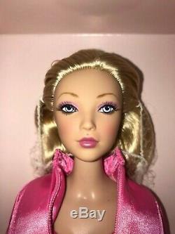 Madame Alexander NRFB 16 Legally Blonde Doll. So cute with Puppy! #48925