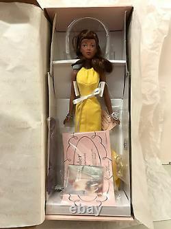 Madame Alexander Paris'Crocus' Alex Fashion Doll NRFB brunette in yellow gown