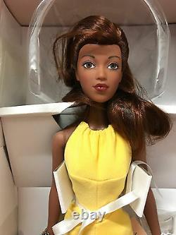 Madame Alexander Paris'Crocus' Alex Fashion Doll NRFB brunette in yellow gown