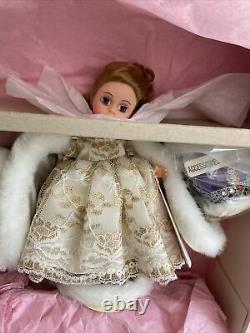 Madame Alexander Queen Elizabeth II Coronation 8 Doll withBox NRFB