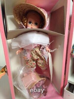 Madame Alexander WENDY'S DOLL HOUSE 8 Doll with Clothes & Case 12820 BRAND NEW