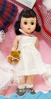 Madame Alexander Wendy Loves Being Loved 8 Doll & Accessory Gift Set 1992