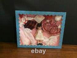 Madame Alexander Wendy Loves Being Loved 8 Doll & Accessory Gift Set Vintage