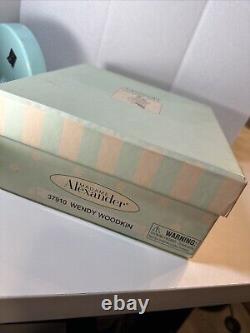 Madame Alexander Wendy Woodkin 37910 8 NRFB MINT Box, Tags, Accessories