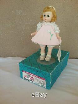 Madame Alexander Wendy kin doll NIB 8 BKW walker box hang tag pet smoke free