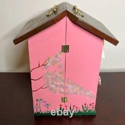 Madame Alexander's Limited Edition Wendy's Doll House #12820, damaged box