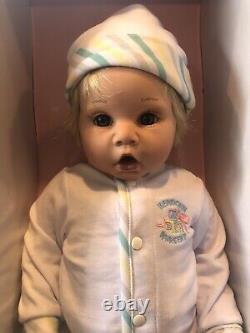NEW Madame Alexander Newborn Nursery 19 Sweet Baby Blonde #76000 Lifelike