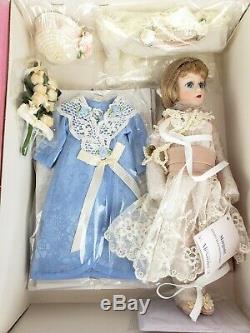 NIB Madame Alexander 2001 Porcelain Margaret 27336 1920s Honeymoon Trunkset