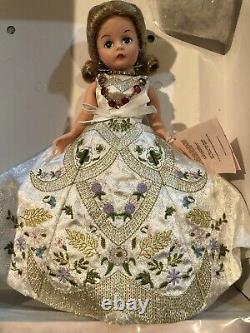 RARE Madame Alexander 33530 Coronation Queen Elizabeth Processional LE. NIB, COA