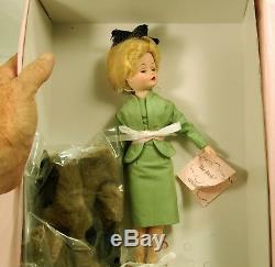 RARE Madame Alexender doll, Alfred Hitchcock the Birds, 10, in original box