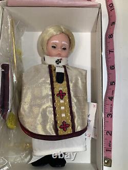 RARE NIB Madame Alexander 8 Doll #24190 Father of Vatican City With Certificate